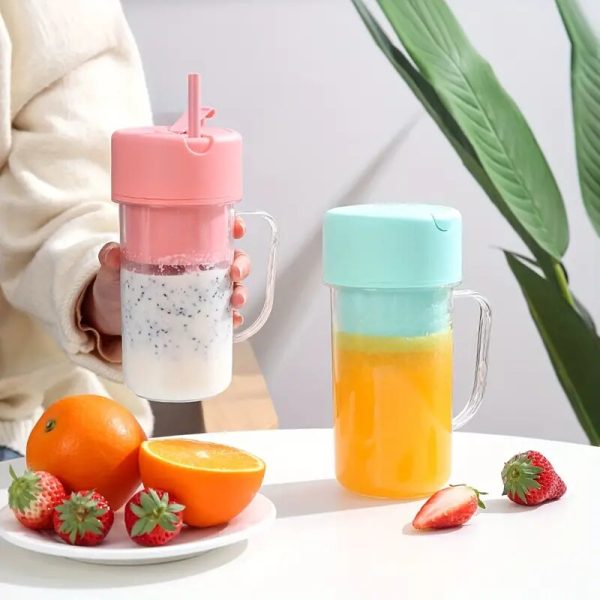 MUG SHAPED PORTABLE BLENDER WITH STRAW